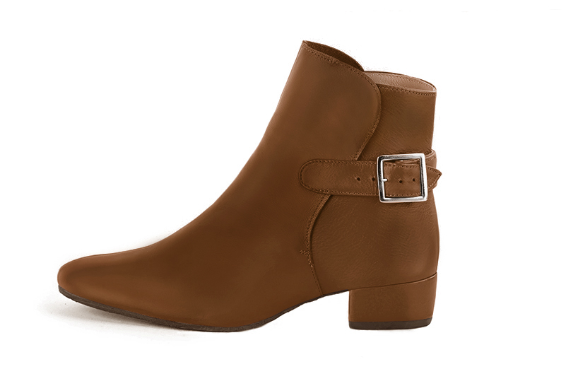 Caramel brown women's ankle boots with buckles at the back. Round toe. Low block heels. Profile view - Florence KOOIJMAN